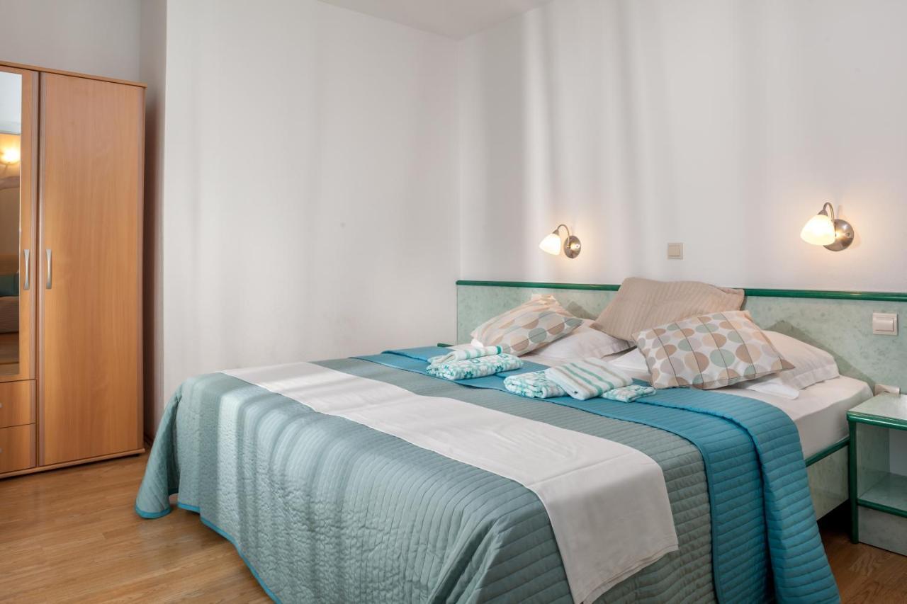 Apartments Leut 80M From The Sea Подгора Стая снимка