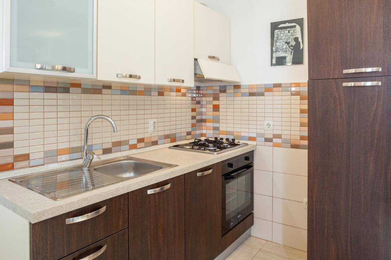 Apartments Leut 80M From The Sea Подгора Стая снимка