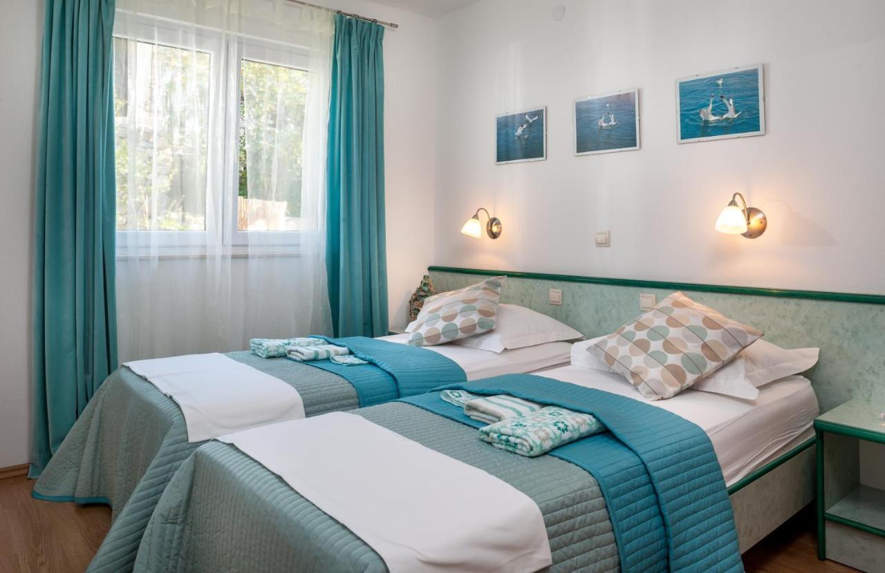 Apartments Leut 80M From The Sea Подгора Стая снимка