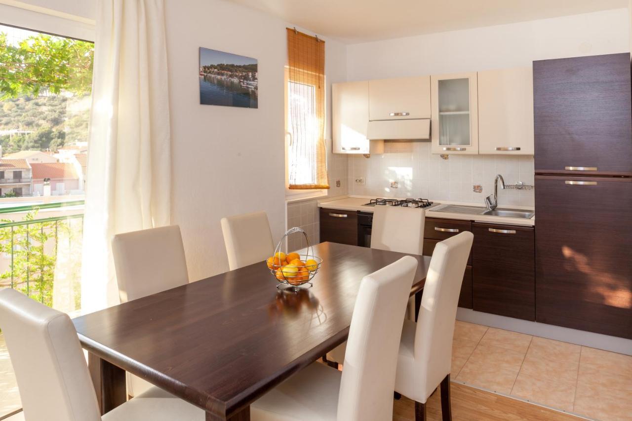 Apartments Leut 80M From The Sea Подгора Стая снимка