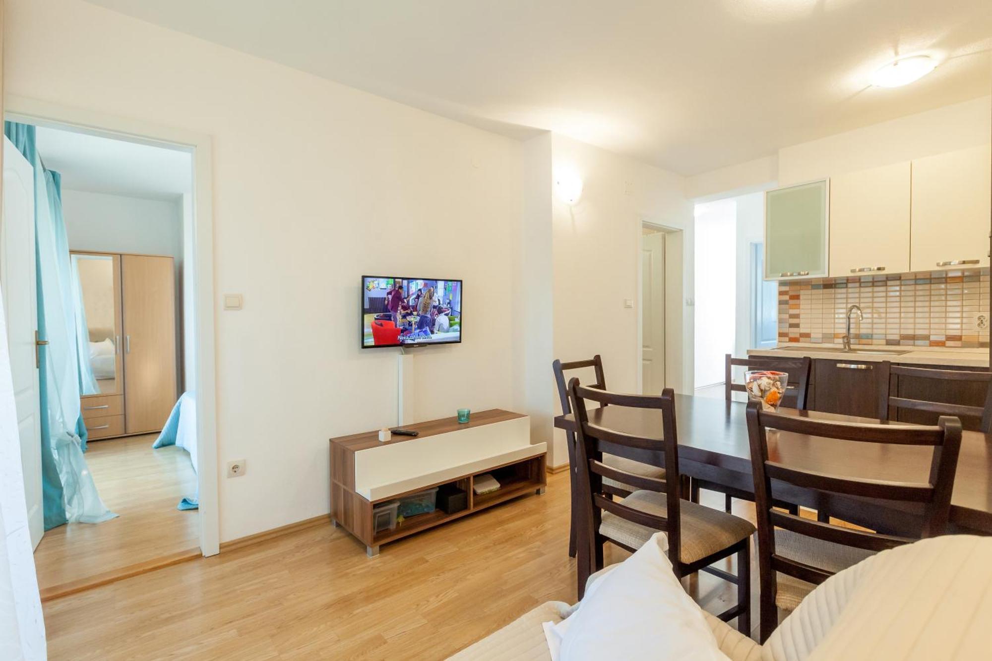 Apartments Leut 80M From The Sea Подгора Стая снимка