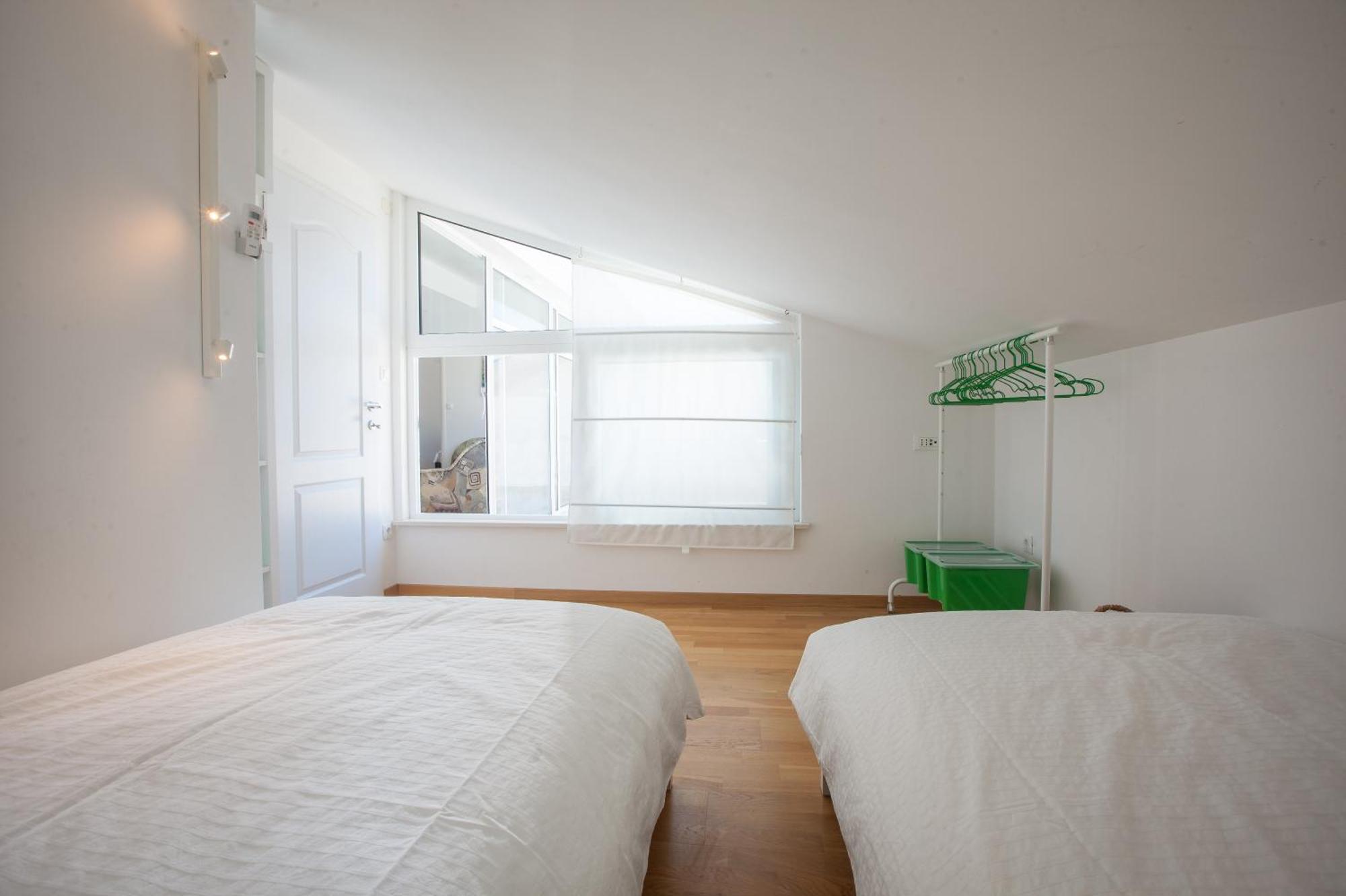 Apartments Leut 80M From The Sea Подгора Стая снимка