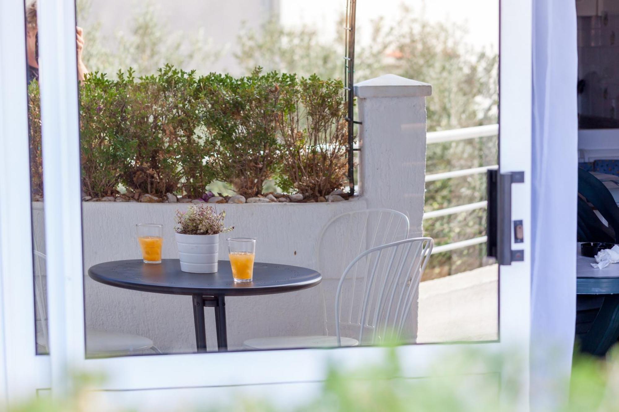 Apartments Leut 80M From The Sea Подгора Стая снимка