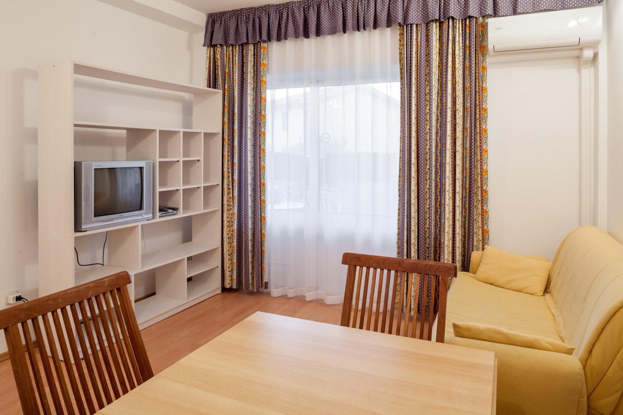 Apartments Leut 80M From The Sea Подгора Стая снимка