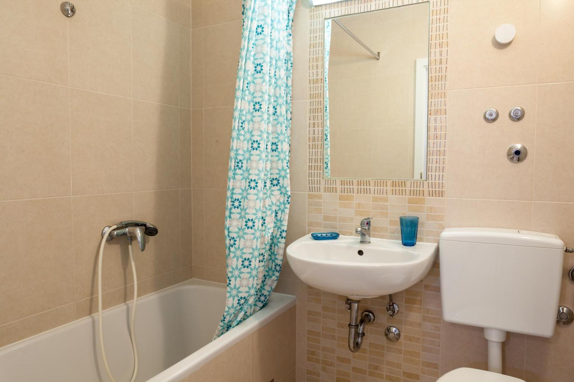 Apartments Leut 80M From The Sea Подгора Стая снимка