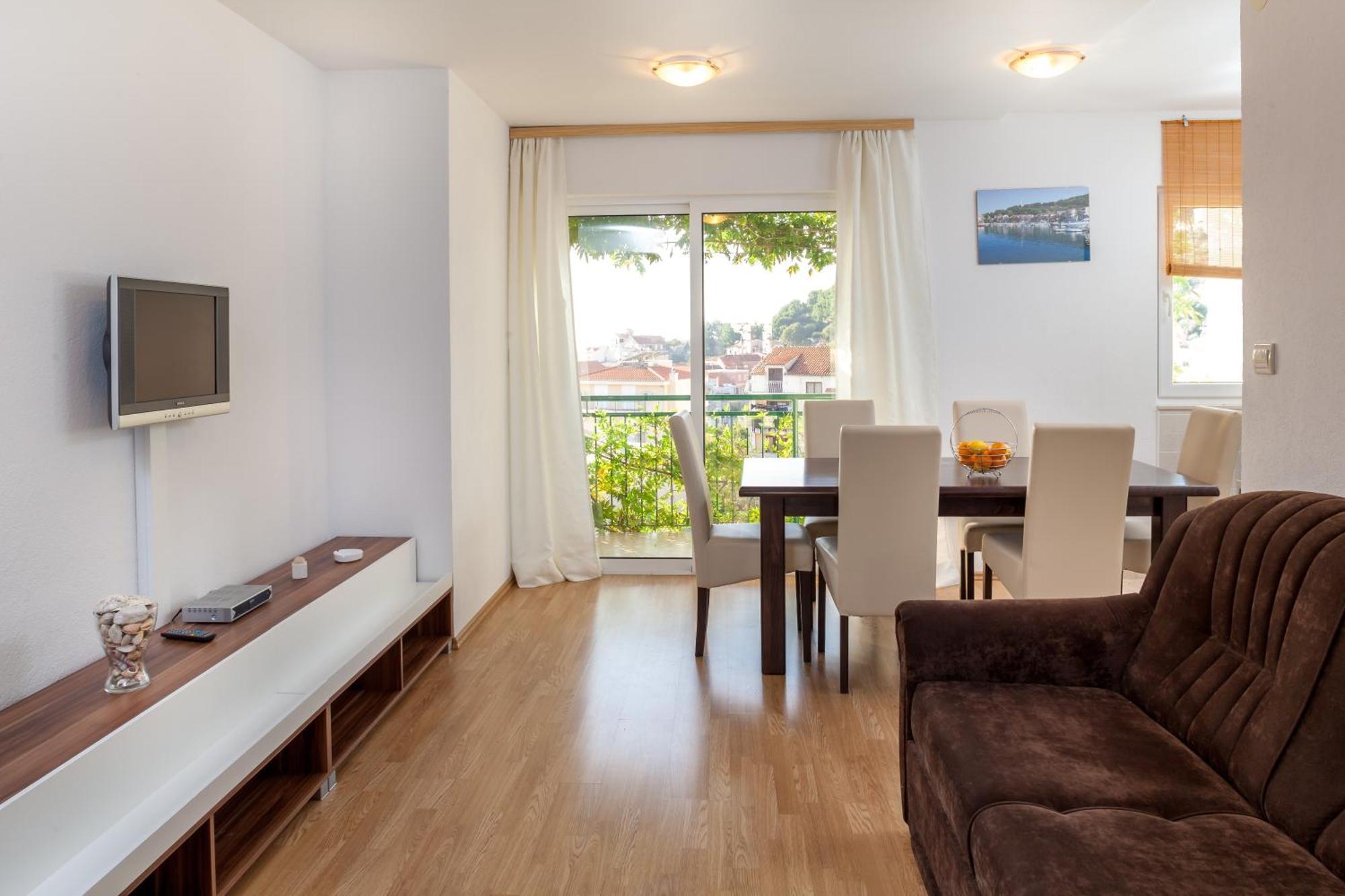 Apartments Leut 80M From The Sea Подгора Стая снимка