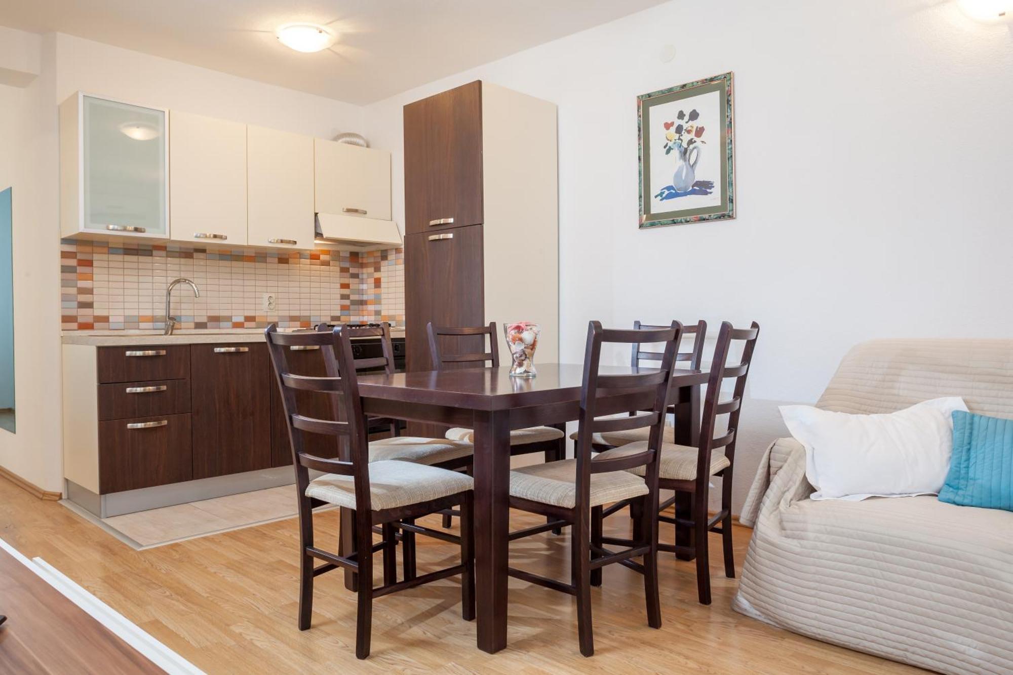 Apartments Leut 80M From The Sea Подгора Екстериор снимка